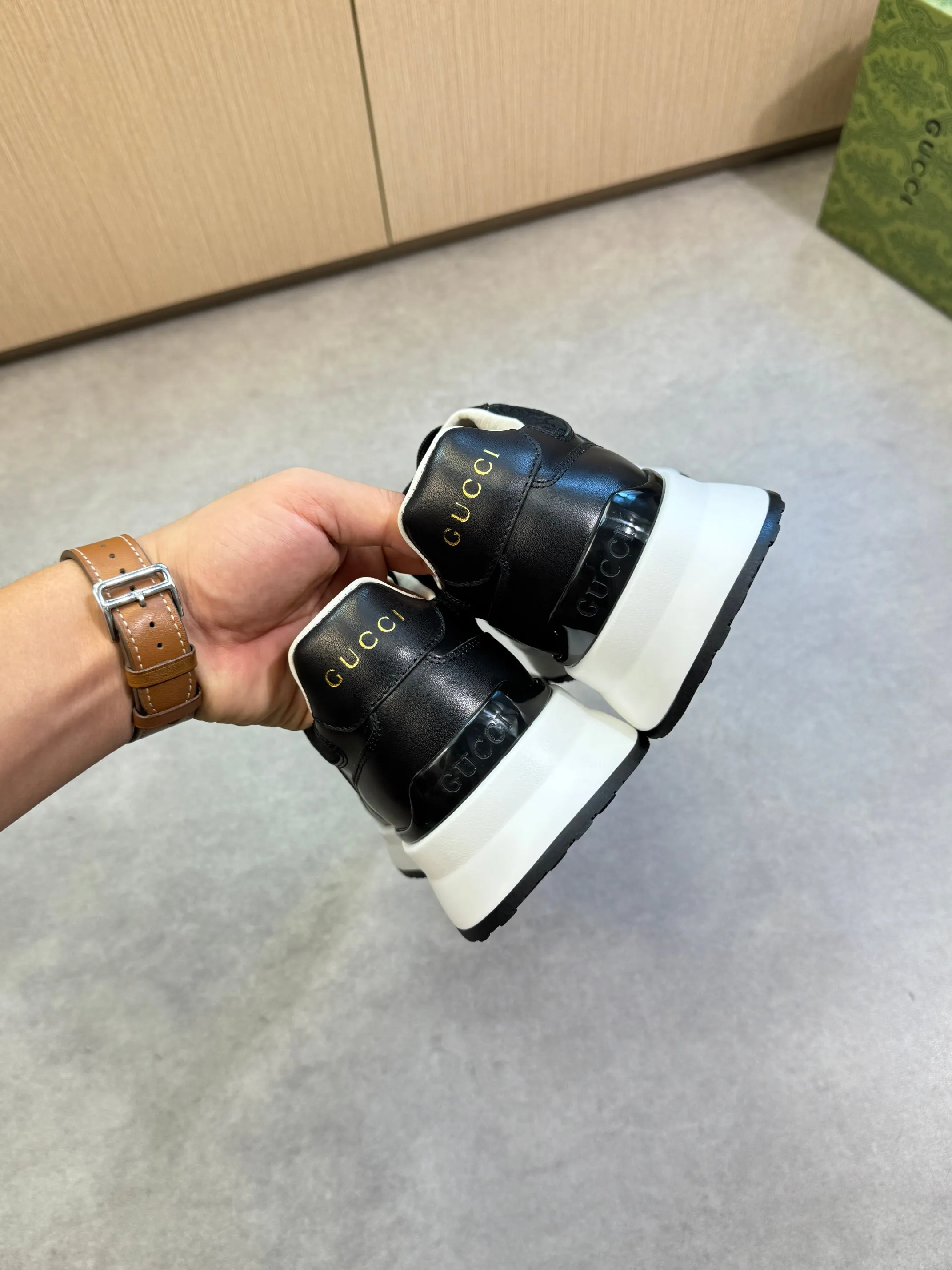 Men's shoes 💰800 [Gucci] Gucci - High-end quality original single casual sports shoes - Upper: 🔝 Nappa calfskin, brand totem cloth, tongue cloth label, heel silk screen brand LOGO - Lining: water-dyed cowhide - Outsole: ultra-light T men's shoes 💰U·Rubber; two-color molded outsole -Super high quality control·Fine workmanship: highlighted (high-end·luxury·grade) -Size :38-44 (45, can be customized)·GC0372